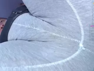 emielyn82's Live Sex Cam Show