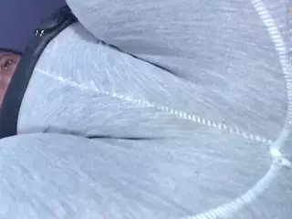 emielyn82's Live Sex Cam Show