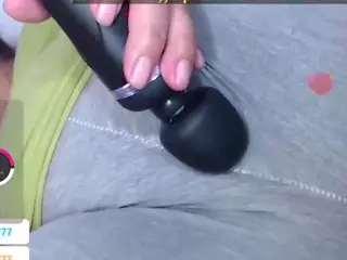 emielyn82's Live Sex Cam Show
