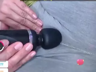 emielyn82's Live Sex Cam Show