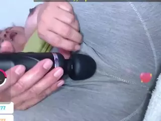 emielyn82's Live Sex Cam Show