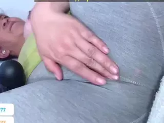 emielyn82's Live Sex Cam Show