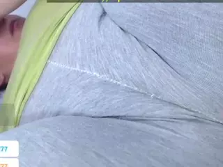 emielyn82's Live Sex Cam Show