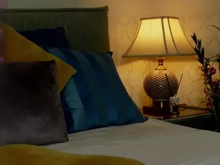 outrageousone's Live Sex Cam Show