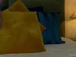 outrageousone's Live Sex Cam Show