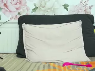 lilyblondie's Live Sex Cam Show