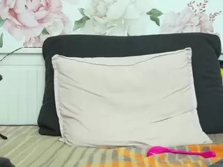 lilyblondie's Live Sex Cam Show