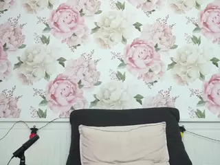 lilyblondie's Live Sex Cam Show