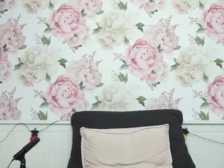 lilyblondie's Live Sex Cam Show