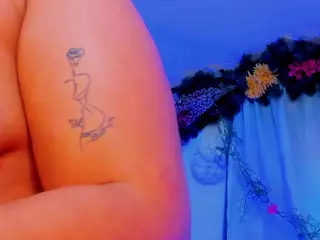 🍑 Hanna Miills 🍑's Live Sex Cam Show