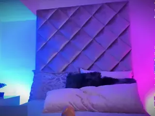 Malaia Hills's Live Sex Cam Show