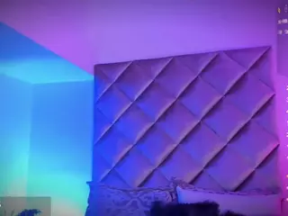 Malaia Hills's Live Sex Cam Show