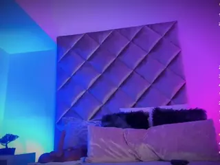 Malaia Hills's Live Sex Cam Show