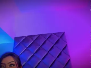 Malaia Hills's Live Sex Cam Show