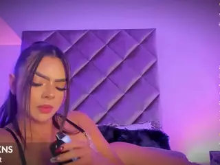 Malaia Hills's Live Sex Cam Show
