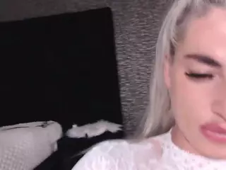 prettyelisabeth's Live Sex Cam Show