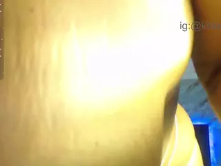 khloesmalls's Live Sex Cam Show