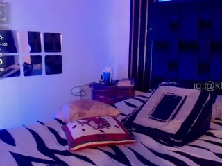 khloesmalls's Live Sex Cam Show