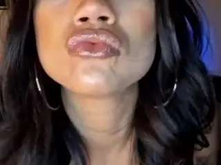 Red Rose La Cubana's Live Sex Cam Show