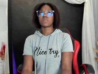 Live cam show with connywells