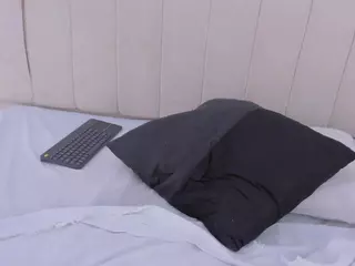 Camila Adams's Live Sex Cam Show
