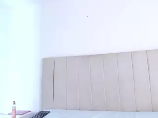 Camila Adams's Live Sex Cam Show