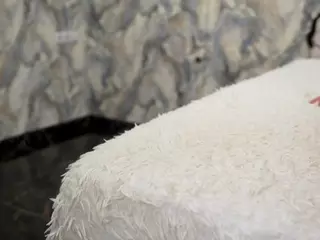 PeachAnna's Live Sex Cam Show
