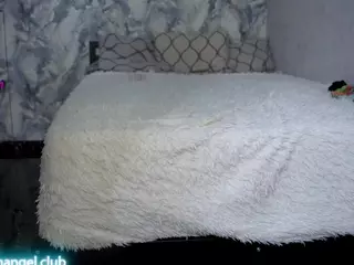 PeachAnna's Live Sex Cam Show