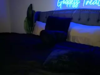 Goddess Treat's Live Sex Cam Show