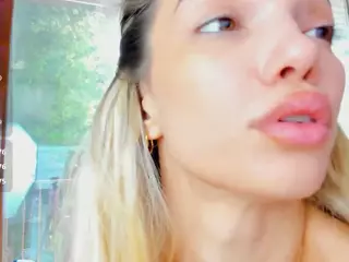 sassyt33n's Live Sex Cam Show