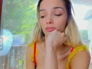 sassyt33n's Live Sex Cam Show