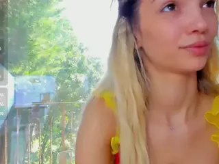 sassyt33n's Live Sex Cam Show