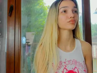 sassyt33n's Live Sex Cam Show