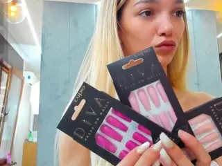 sassyt33n's Live Sex Cam Show