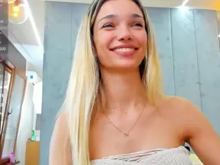 sassyt33n's Live Sex Cam Show
