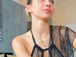 sassyt33n's Live Sex Cam Show