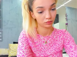 sassyt33n's Live Sex Cam Show