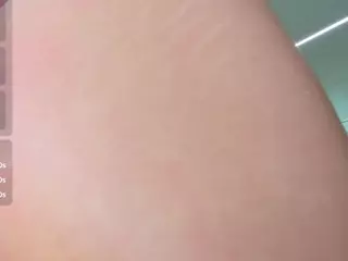 sassyt33n's Live Sex Cam Show