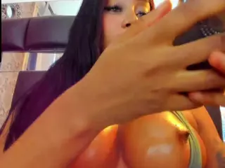 idaarasmith's Live Sex Cam Show