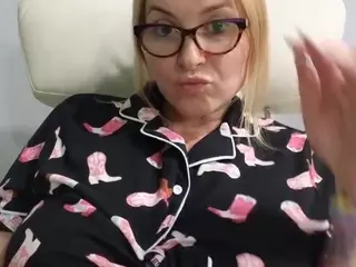 Mikagray's Live Sex Cam Show