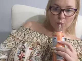 Mikagray's Live Sex Cam Show