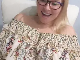Mikagray's Live Sex Cam Show