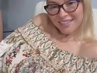 Mikagray's Live Sex Cam Show