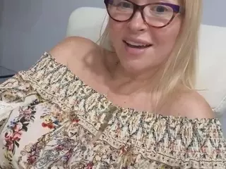 Mikagray's Live Sex Cam Show