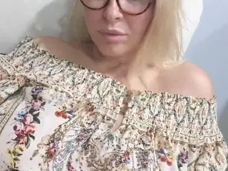 Mikagray's Live Sex Cam Show