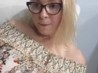 Mikagray's Live Sex Cam Show