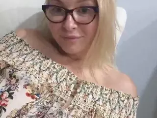 Mikagray's Live Sex Cam Show