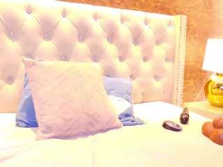 Live cam show with MAYRA PRESTON
