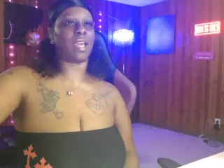 Qveen Purp's Live Sex Cam Show