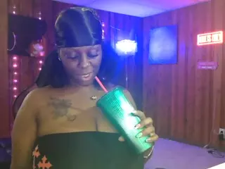 Qveen Purp's Live Sex Cam Show